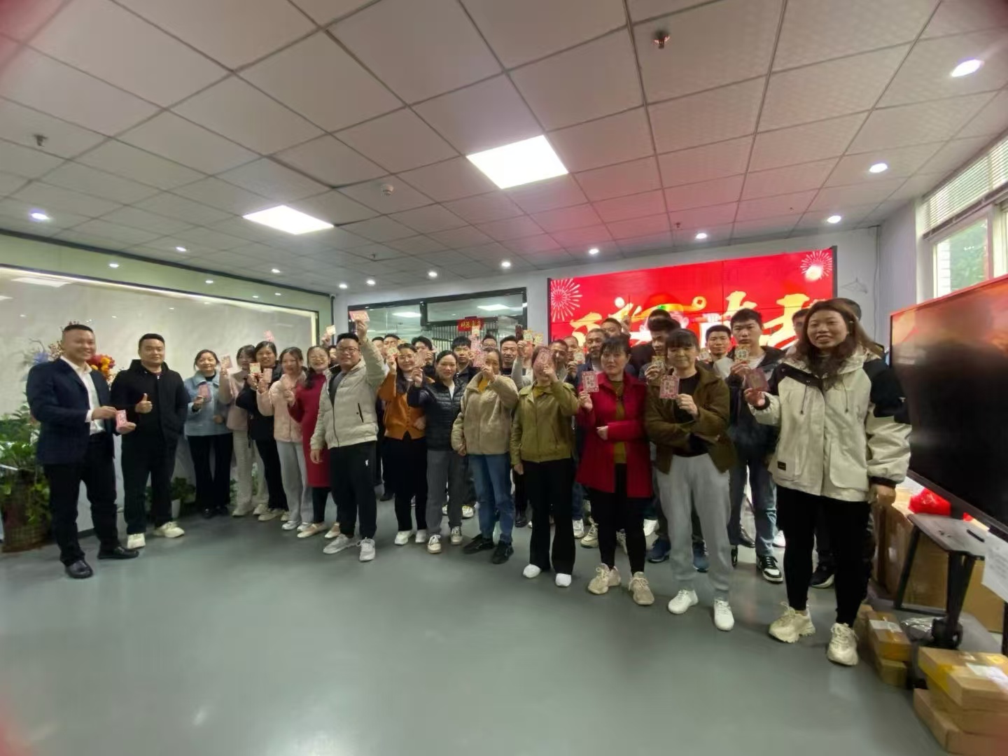 Shenzhen Cuhub представляет модернизированную установку для стимулирования инноваций Smart Display